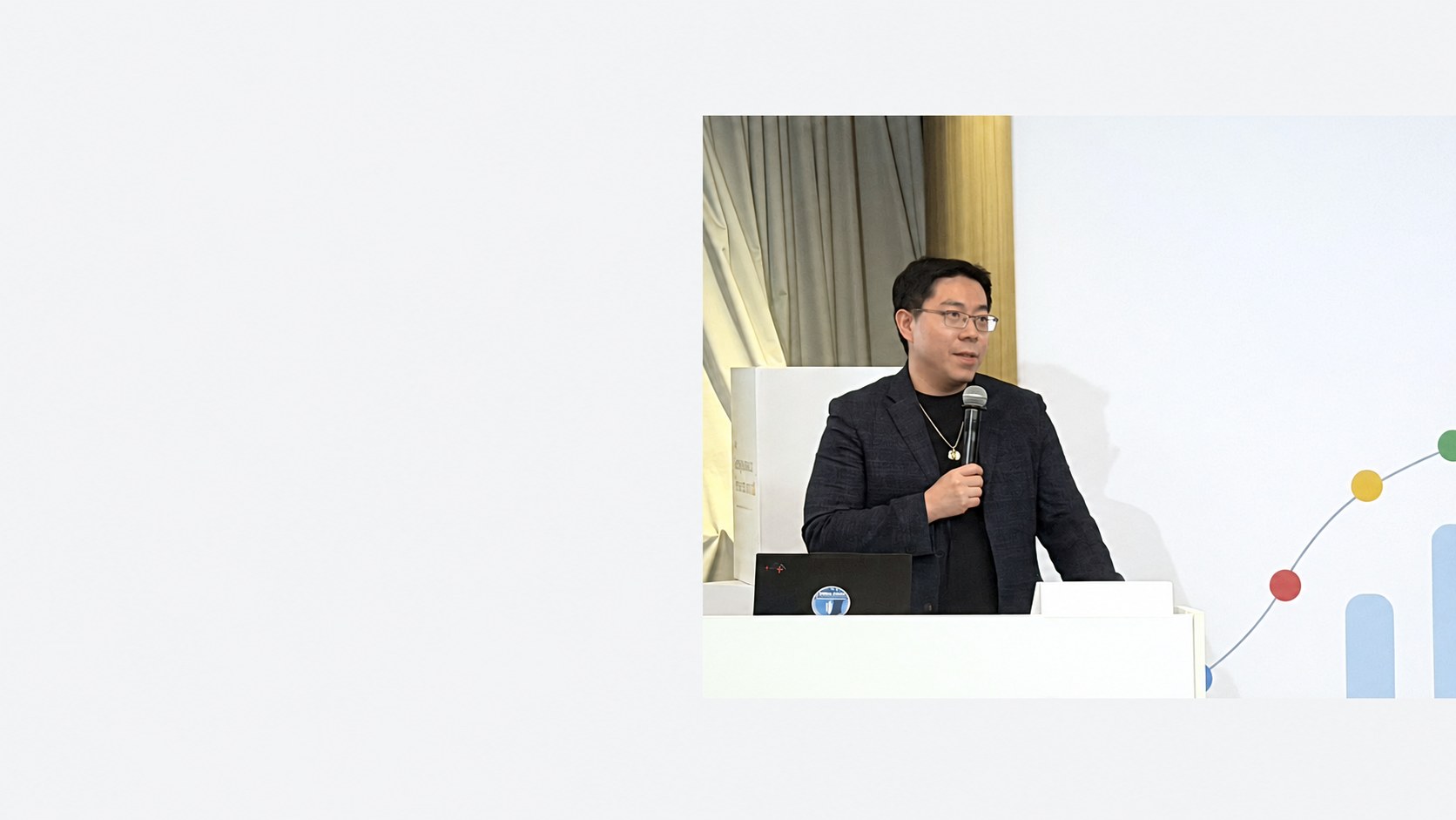 程世嘉在 Google Analytics 亞太合作夥伴高峰會台上分享
